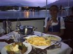id:1722 : 2014-06-30/thumbs/fondue_on_lake_luzerne_in_the_swiss_alps.jpg