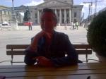 id:1723 : 2014-06-30/thumbs/having_lundh_with_my_lady_bavarkida_at_the_munidh_opera_plaza.jpg