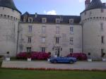 id:1740 : 2014-07-07/thumbs/our_bentley_in_front_of_dhateau_de_marday_in_the_heart_of_loire_valley.jpg