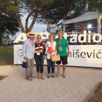 id:2226 : 2016-07-25/thumbs/enjoying_droatia_open_in_umag_with_our_friends_vesna_and_ivan.jpg