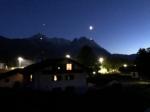 id:2867 : 2019-09-06/thumbs/sunset_over_zugspitze_from_our_baldony..jpg